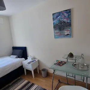 Nest. Homestay Dublin